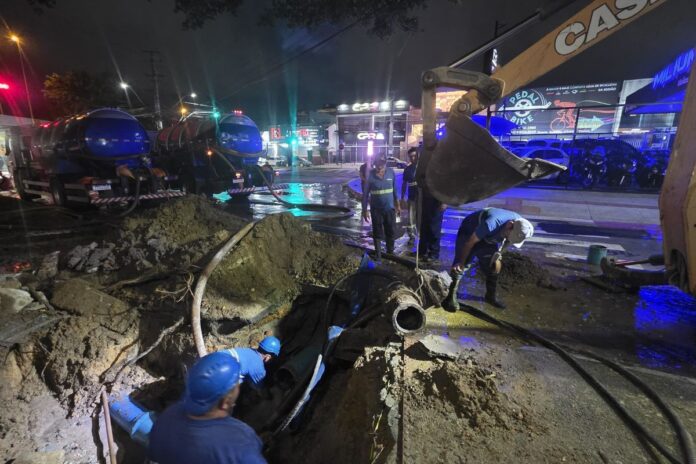 Rompimento de adutora interrompe abastecimento de água em Balneário Camboriú