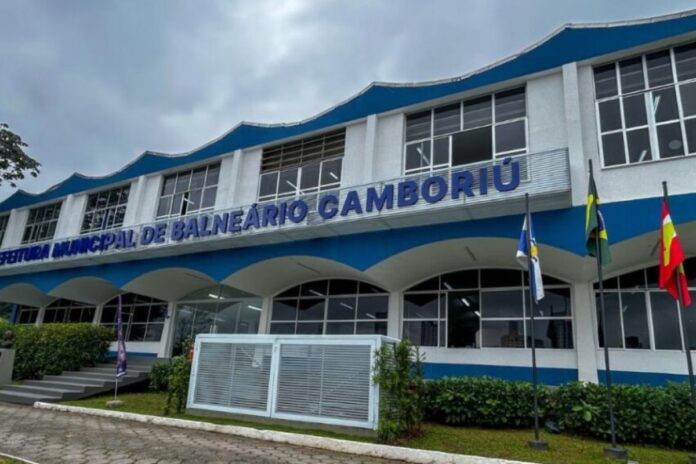 Balneário Camboriú vai dispensar alvará para 1.114 atividades de baixo risco