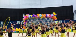 Festival marca encerramento das escolinhas de ginástica rítmica em Balneário Camboriú