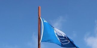 Balneário Camboriú hasteia Bandeira Azul em três praias nesta segunda