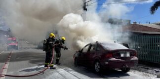 Carro é destruído por incêndio na região central de Camboriú