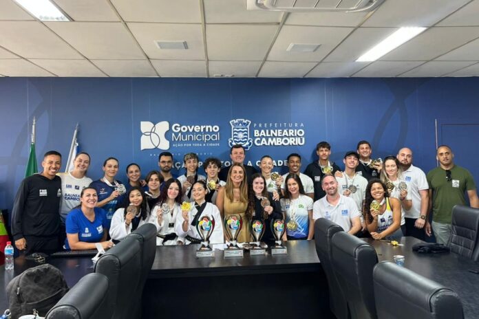 Atletas de Balneário Camboriú destacam apoio municipal após conquistas em 2025